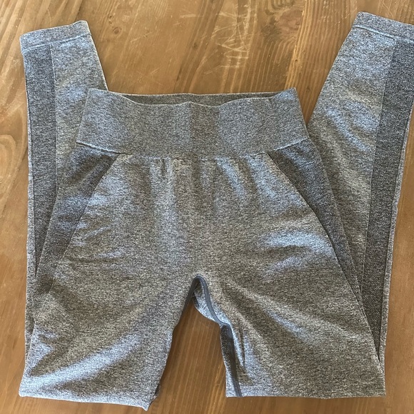 5 pair of gymshark leggings size small - Picture 5 of 16